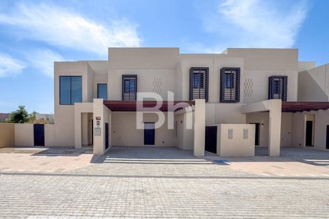 3 غرف نوم فيلا في أبو ظبي, الإمارات العربية المتحدة رقم 63084 1