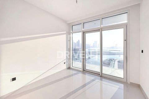 Квартира с 3 спальнями в EMAAR Beachfront, ОАЭ №192682 9