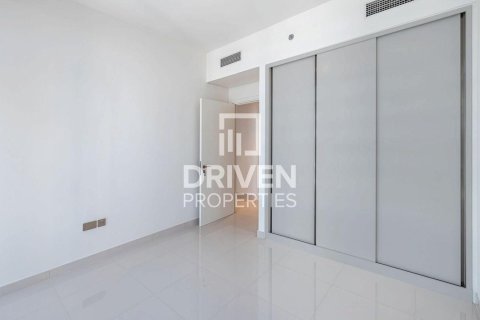 Квартира с 3 спальнями в EMAAR Beachfront, ОАЭ №192682 8