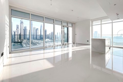 Квартира с 3 спальнями в EMAAR Beachfront, ОАЭ №192682 4