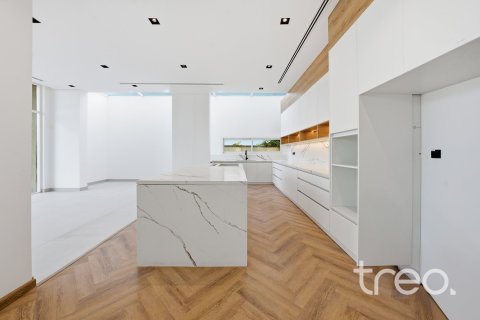 6 bedrooms Villa in Jumeirah Park, UAE No. 173793 8