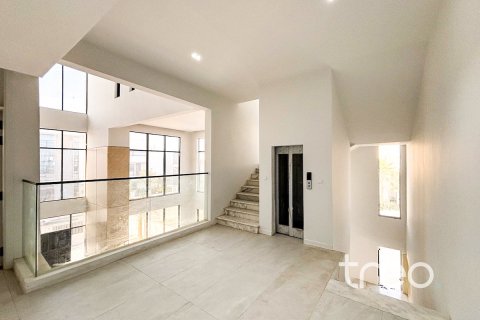 Вилла с 6 спальнями в Jumeirah Park, ОАЭ №173792 20