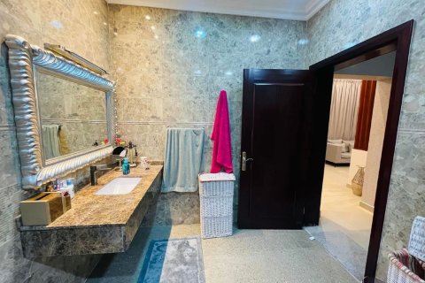4 bedrooms Villa in Ras Al Khaimah, UAE No. 183650 7