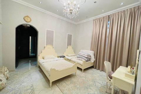 4 bedrooms Villa in Ras Al Khaimah, UAE No. 183650 3