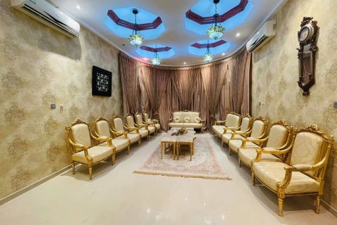4 bedrooms Villa in Ras Al Khaimah, UAE No. 183650 11