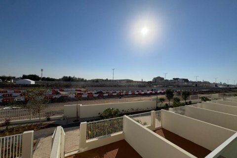 2 bedrooms Townhouse in Ras Al Khaimah, UAE No. 183653 8