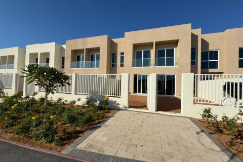 2 bedrooms Townhouse in Ras Al Khaimah, UAE No. 183653