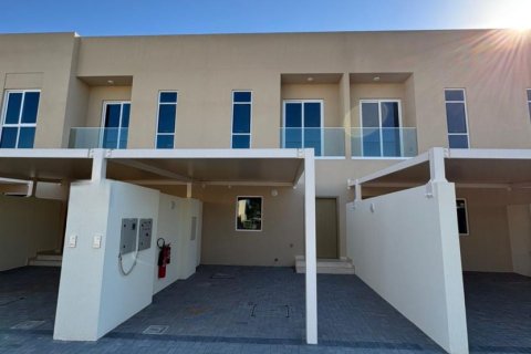2 bedrooms Townhouse in Ras Al Khaimah, UAE No. 183653 5