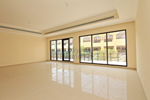 4 غرف نوم فيلا  رقم 127056 14