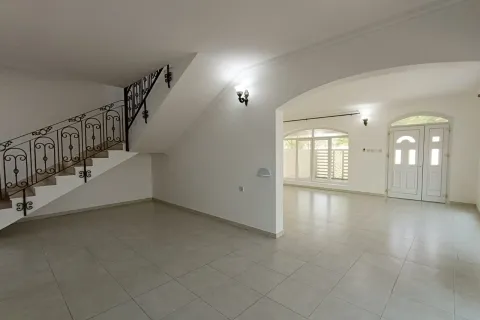 4 bedrooms Villa in Muscat, Oman No. 108479 5