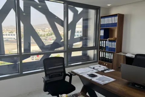 125m² Commercial property in Muscat, Oman No. 108483 4