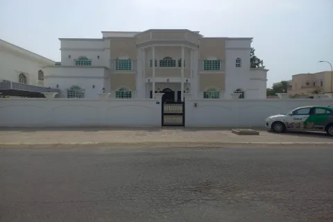 Villa de 8 dormitorios en Muscat, Oman No. 108485 2