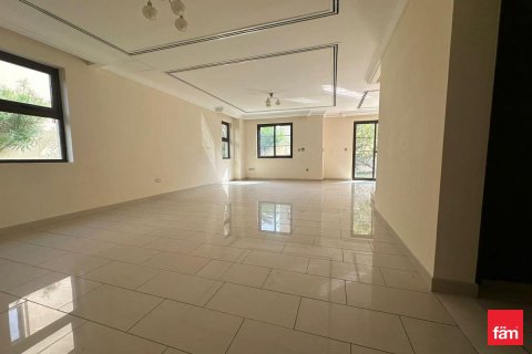 Вилла с 4 спальнями в Дубай, ОАЭ №146345 3