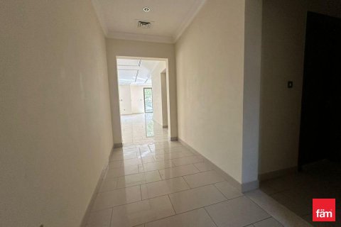 Вилла с 4 спальнями в Дубай, ОАЭ №146345 9