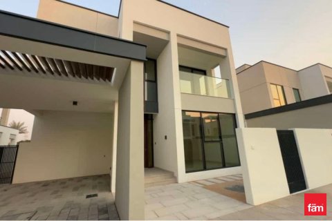 Villa de 4 dormitorios  No. 125111 2