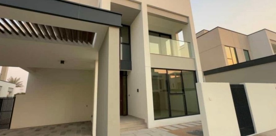 Villa de 4 dormitorios  No. 125111