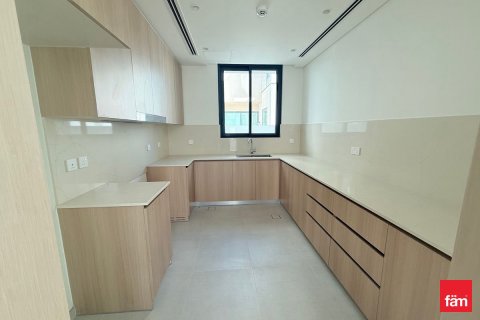 Villa de 4 dormitorios en Dubai, UAE No. 125111 3