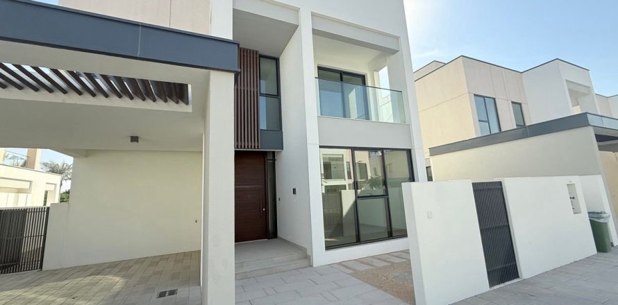 Villa de 4 dormitorios en Dubai, UAE No. 125111