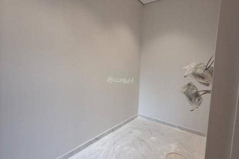 5 bedrooms Villa in Riyadh, Saudi Arabia No. 62528 12