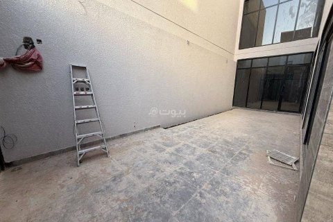 5 bedrooms Villa in Riyadh, Saudi Arabia No. 62528 3
