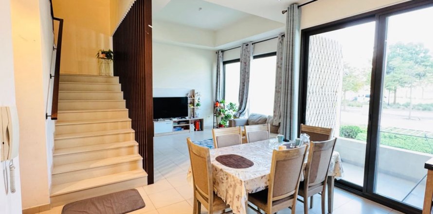 3 bedrooms Duplex in Dubai, UAE No. 173262