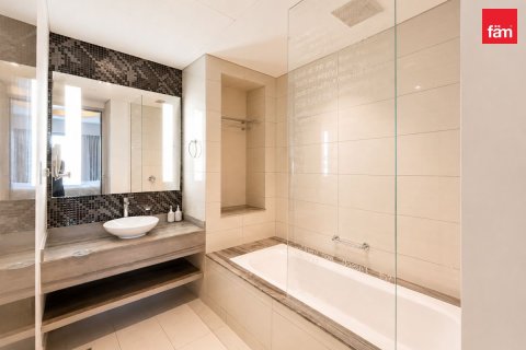 2 bedrooms Hotel Apartment in Business Bay, UAE No. 199499 3