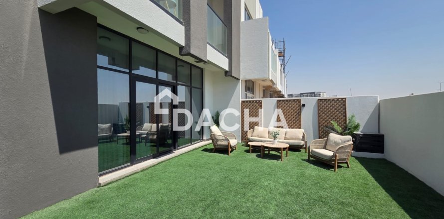 4 bedrooms Townhouse in Dubai, UAE No. 198497