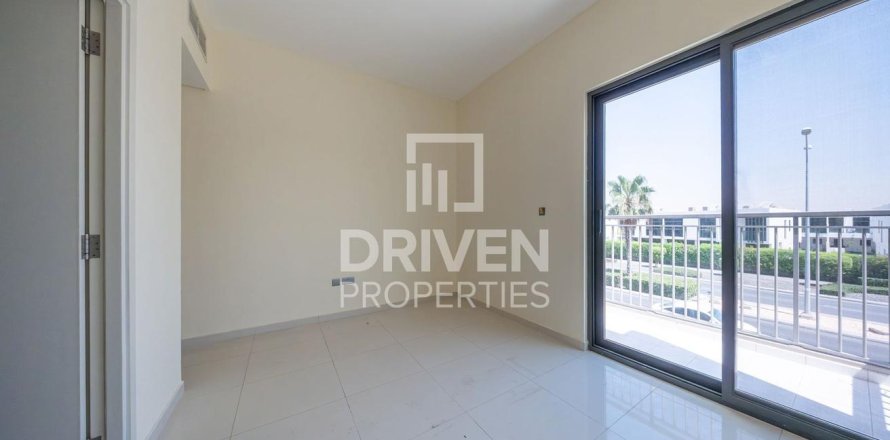 3 bedrooms Townhouse in Dubai, UAE No. 190732