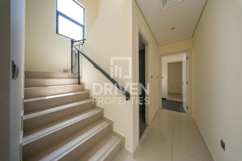 3 bedrooms Townhouse in Dubai, UAE No. 190732 6