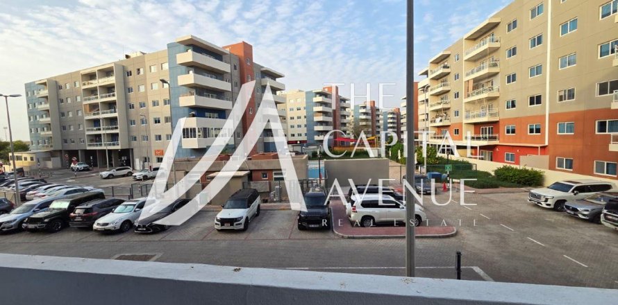 Apartment de 3 dormitorios en Al Reef, UAE No. 185428
