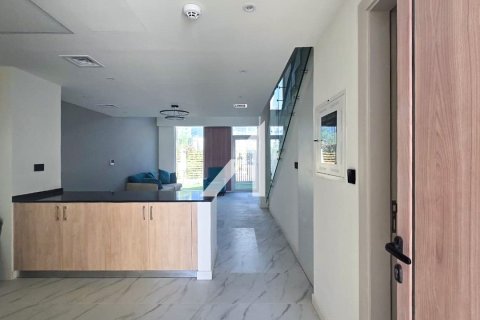 2 bedrooms Villa in Dubai Land, UAE No. 135431 10