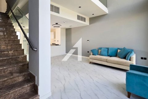 2 bedrooms Villa in Dubai Land, UAE No. 135431 4