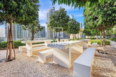 1 bedroom Apartment in Burj Royale, UAE No. 193429 11