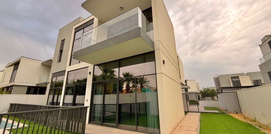 Villa de 4 dormitorios en Al Furjan, UAE No. 149390