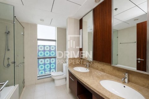 Appartement de 2 chambres à Standpoint Towers, UAE No. 206775 21