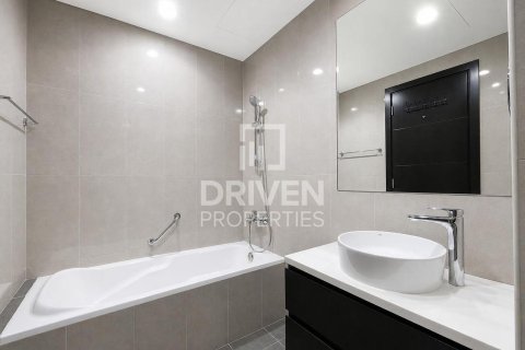 Appartement de 2 chambres à Merano Tower, UAE No. 200657 21