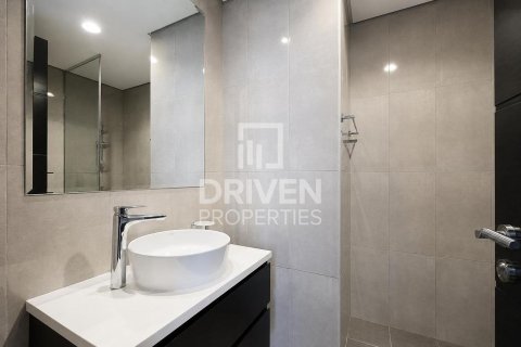 Appartement de 2 chambres à Merano Tower, UAE No. 200657 10