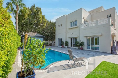 4 bedrooms Villa in Meadows, UAE No. 183051 3