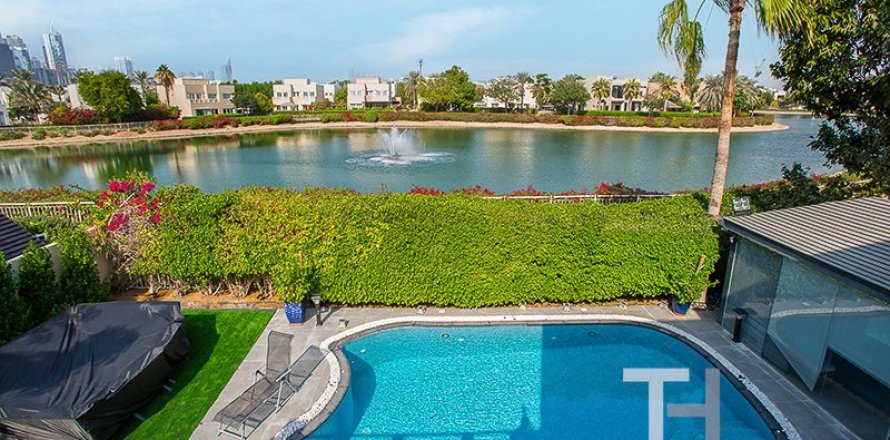 4 bedrooms Villa in Meadows, UAE No. 183051