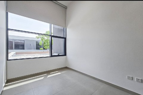 2 bedrooms Townhouse in Tilal City, UAE No. 195030 10