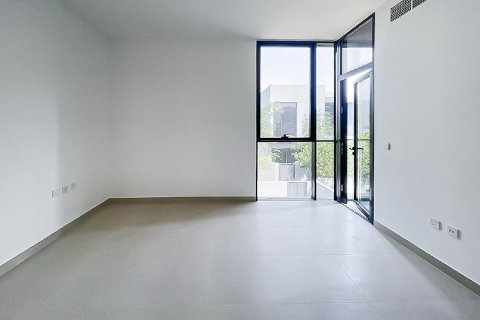 2 bedrooms Townhouse in Tilal City, UAE No. 195030 16