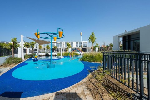 4 bedrooms Townhouse in Dubai Land, UAE No. 195031 3