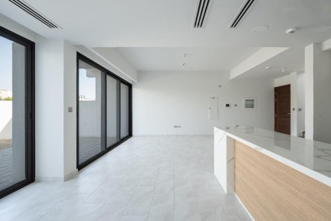 4 bedrooms Townhouse in Dubai Land, UAE No. 195031 14