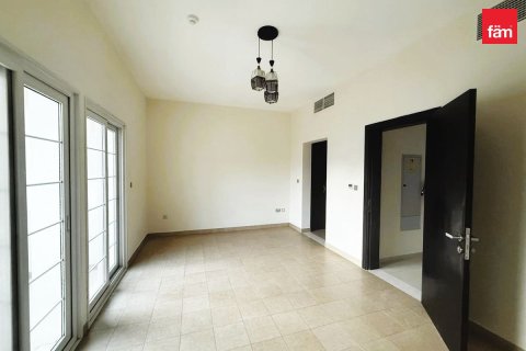 2 bedrooms Villa in Dubai, UAE No. 198644 13