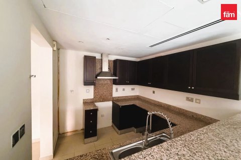 2 bedrooms Villa in Dubai, UAE No. 198644 6