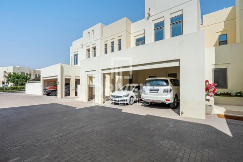 Вилла с 3 спальнями в Mira Oasis, ОАЭ №138828 16