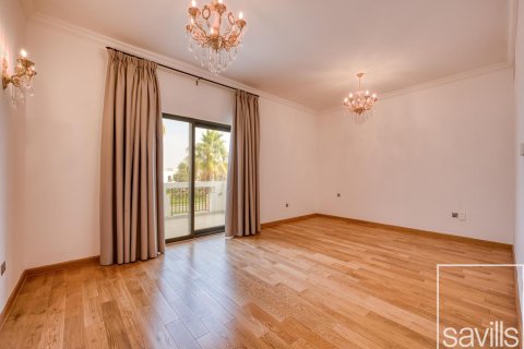 Вилла с 4 спальнями в Jumeirah Islands, ОАЭ №136521 11