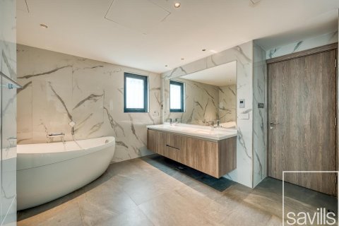 Вилла с 4 спальнями в Jumeirah Islands, ОАЭ №136521 14