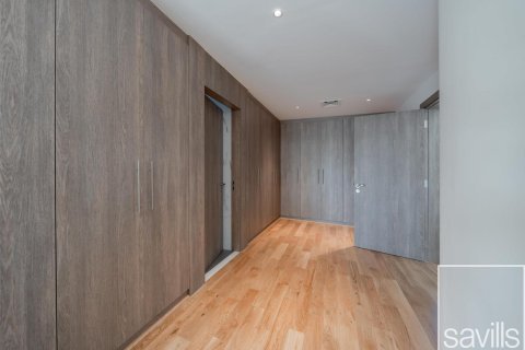 Вилла с 4 спальнями в Jumeirah Islands, ОАЭ №136521 10