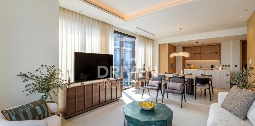 3 bedrooms Apartment in Al Wasl, UAE No. 200502